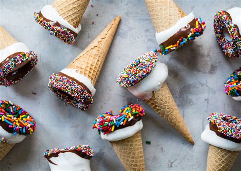 marshmallow-dipped-ice-cream-cones-jelly-toast image