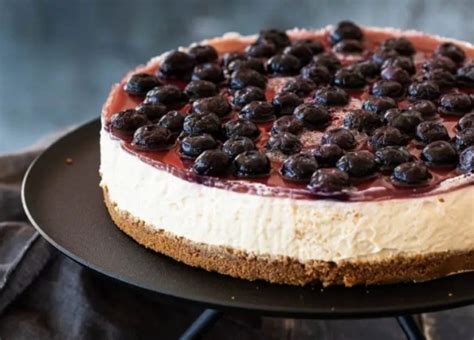 trifle-cheesecake-foods-trend image