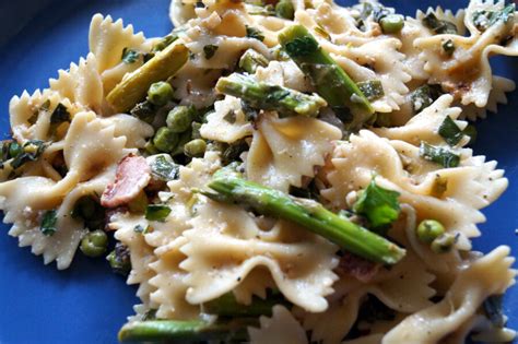asparagus-peas-and-bacon-spring-pasta-csmonitorcom image