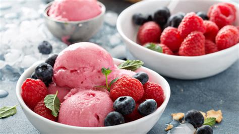 10-healthy-ways-to-have-ice-cream-for-breakfast image