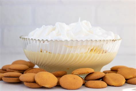 easy-no-bake-lemon-meringue-pie-dip-forkly image