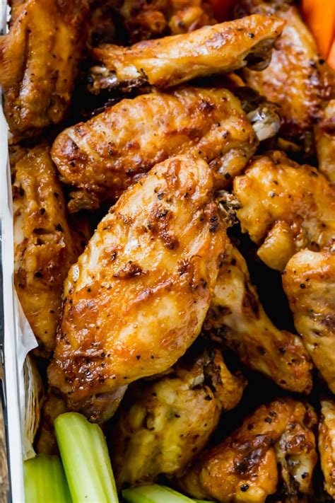 spicy-oven-baked-chicken-wings-the image