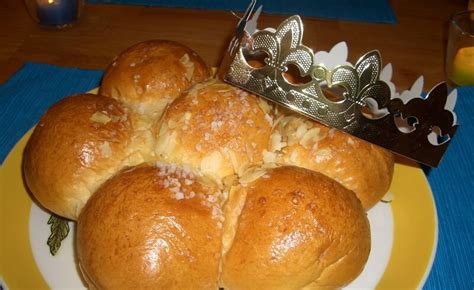 our-baking-recipe-for-the-traditional-three-kings-cake image