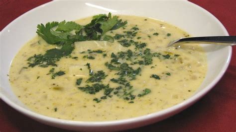 creamy-green-chili-and-cheese-soup-lynns image