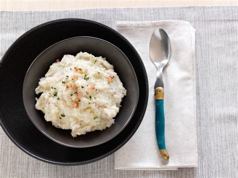 mashed-potatoes-with-olive-oil-and-pancetta image