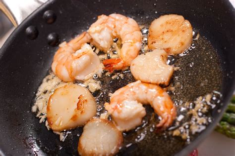 seared-scallops-and-shrimp-with-balsamic-glaze image