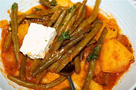 fasolakia-braised-green-beans-dimitras-dishes image