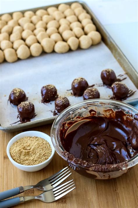 peanut-butter-balls-with-graham-crackers image