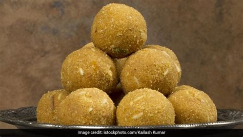 besan-ke-laddoo-recipe-ndtv-food image