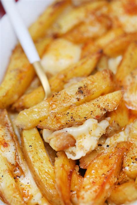 easiest-canadian-poutine-recipe-youll-ever-make image