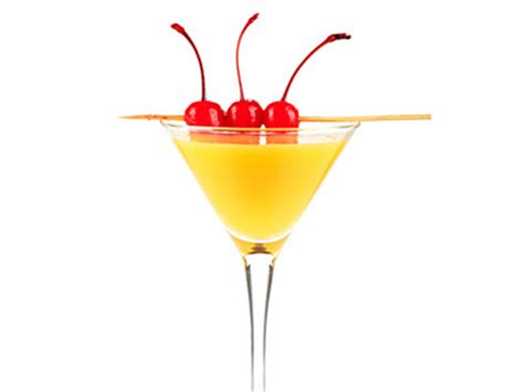 limoncello-martini-recipe-zesty-cocktail-with-italian image