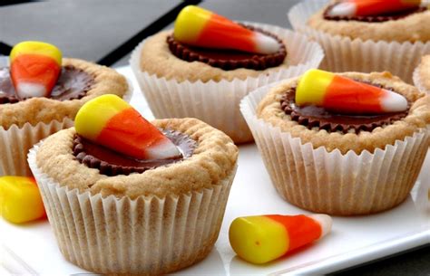 mini-triple-treat-cupcakes-noble-pig image