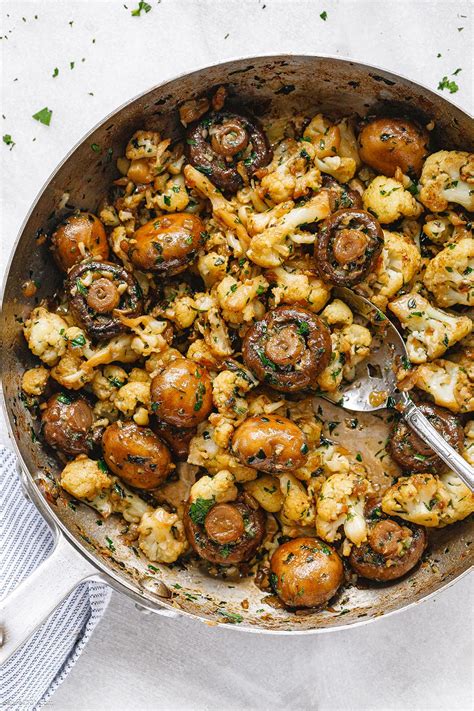 garlic-mushrooms-cauliflower-skillet-recipe-eatwell101 image