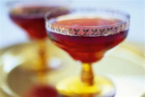 10-romantic-martinis-for-valentines-day-the-spruce-eats image