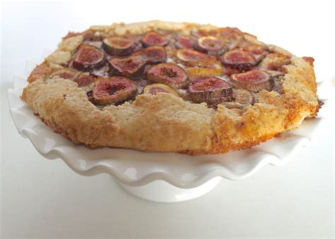 fig-and-almond-crostata-patterns-prosecco image