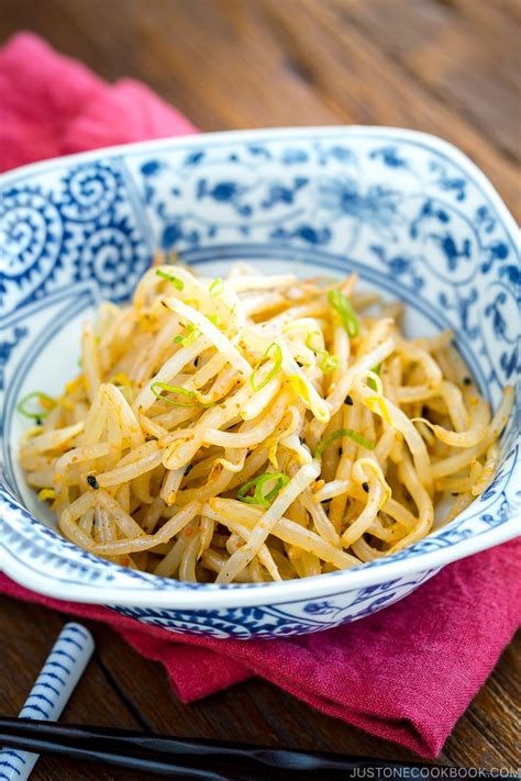 spicy-bean-sprout-salad-ホットもやし-just-one image