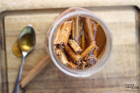 how-to-make-cinnamon-infused-honey-traditional image