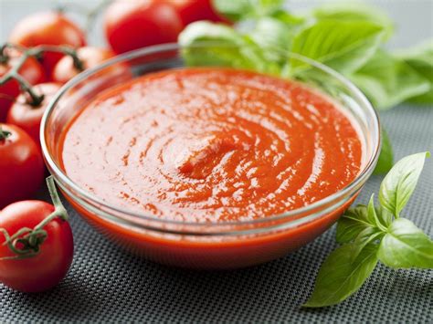 classic-italian-tomato-sauce-recipe-nonna-box image