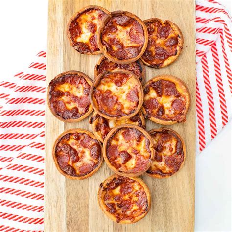 muffin-tin-pizza-tasty-mini-snacks-hello-yummy image