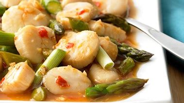 scallop-and-asparagus-stir-fry-thrifty-foods image