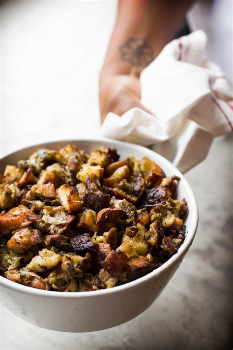 oyster-stuffing-saveur image