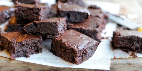 low-calorie-chocolate-fudge-brownies-great-british image