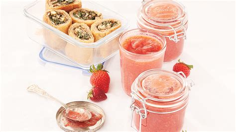 strawberry-applesauce-recipe-clean-eating image