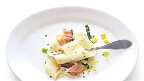 pappardelle-with-arugula-and-prosciutto-recipe-bon image