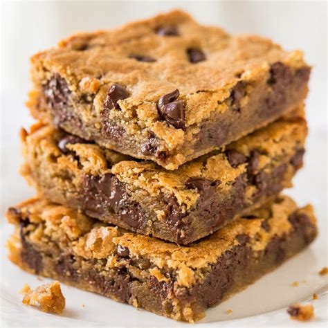 peanut-butter-chocolate-bars-7-ingredients-averie-cooks image