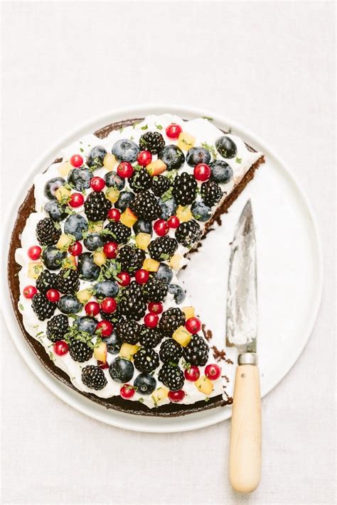 almond-flour-chocolate-cake-gluten-free-paleo image