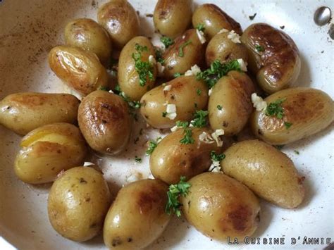 sauteed-potatoes-with-garlic-and-parsley-la-cuisine image