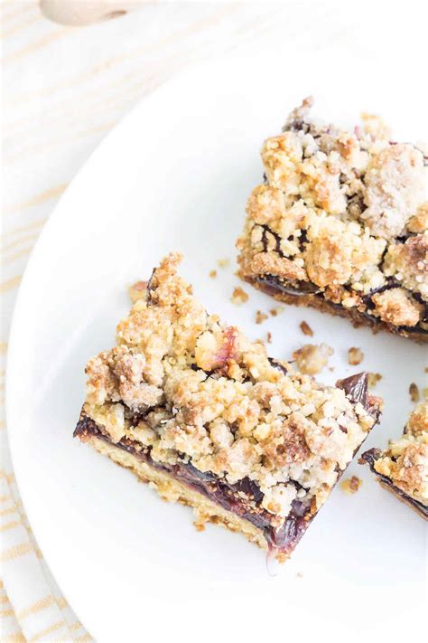 fig-crumble-bars-made-with-fig-jam-mon-petit-four image