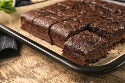 hersheys-low-fat-chocolate-cake-simple-nourished image