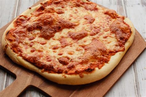 no-rise-pizza-dough-recipe-food-fanatic image