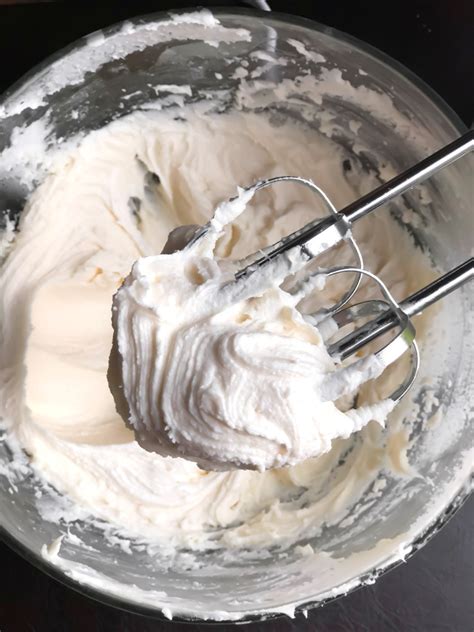 vegan-vanilla-buttercream-frosting-the-best-the image