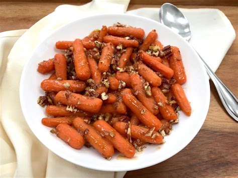 glazed-spiced-baby-carrots-with-pecans-the-genetic-chef image