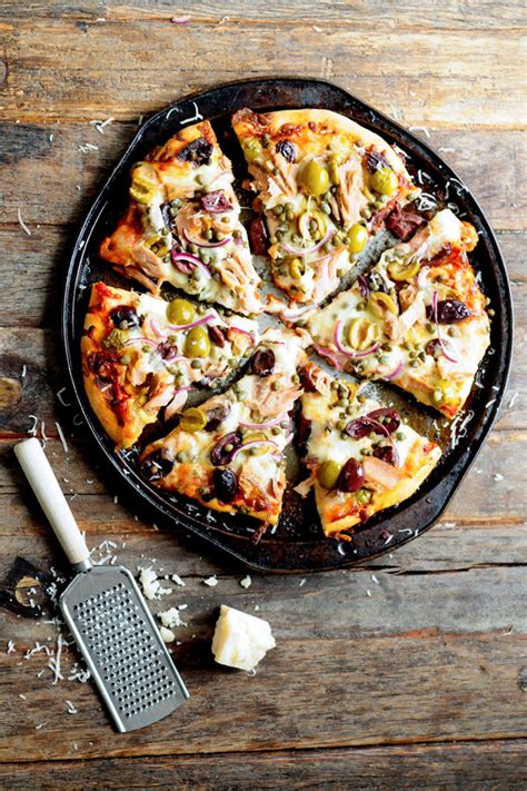 easy-two-olive-pizza-with-tuna-capers-delallo image