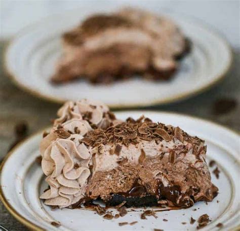 ultimate-baileys-chocolate-cream-pie-the-baking image