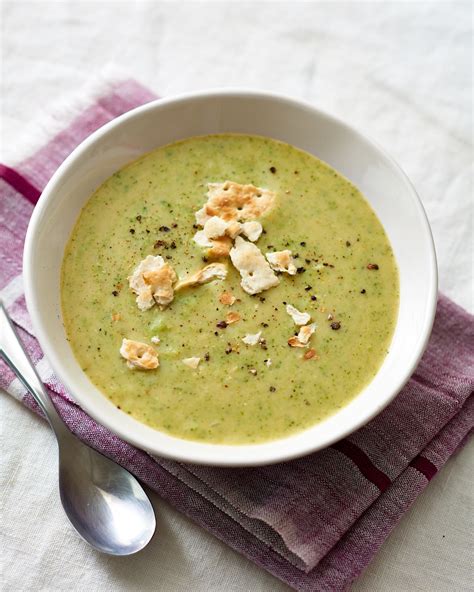 pioneer-woman-slow-cooker-broccoli-cheddar-soup image