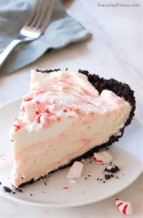 peppermint-pie-with-chocolate-cookie-crust image