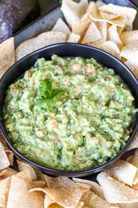 the-best-guacamole-ever-video-momsdish image