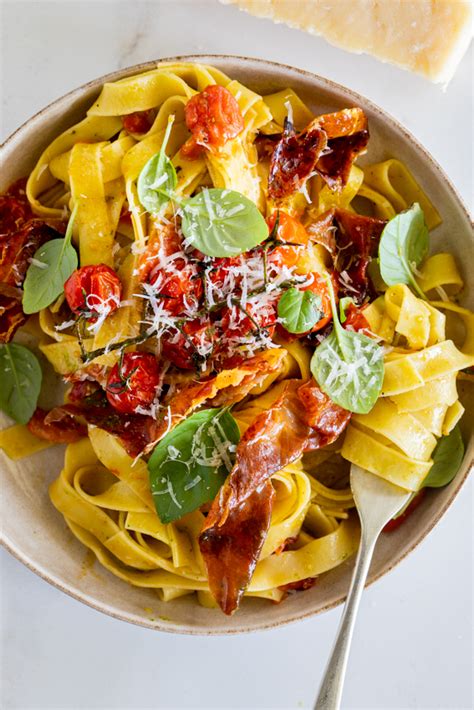easy-cherry-tomato-prosciutto-pasta-simply-delicious image