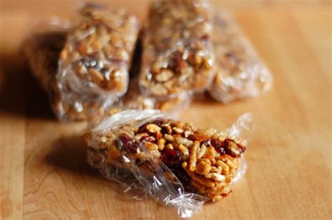 copycat-recipe-diy-nutri-grain-fruit-and-nut-bars image