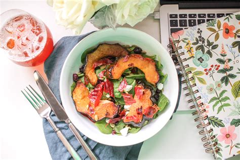 roasted-acorn-squash-and-spinach-salad-thekittchen image
