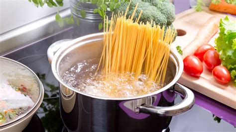 how-to-cook-pasta-al-dente-huffpost image
