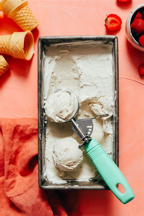 creamy-vegan-vanilla-ice-cream-minimalist-baker image