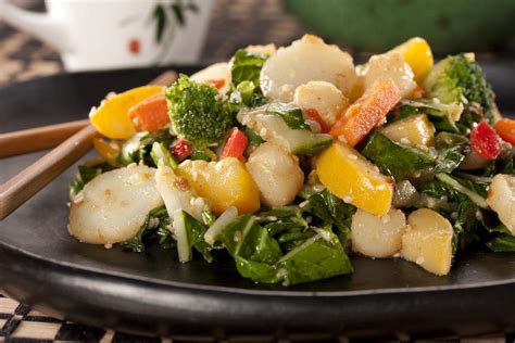seared-scallops-with-asian-veggies image