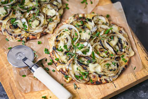 grilled-onion-and-swiss-flatbread-what-should-i image