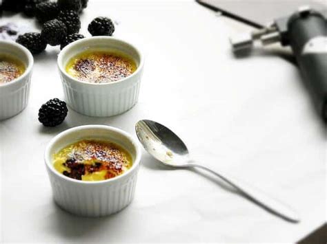 blackberry-and-cardamom-creme-brulee-foodness image