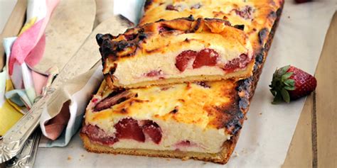 baked-strawberry-and-mascarpone-tart-wine-food image